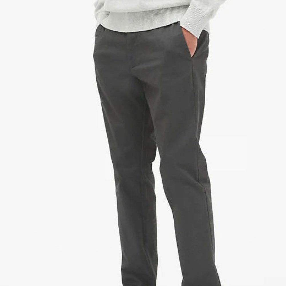 GAP Modern Khakis in Slim Fit with GapFlex 30X32